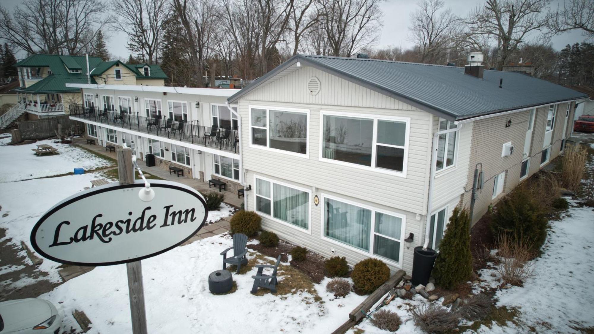 Lakeside Inn Orillia Exterior photo