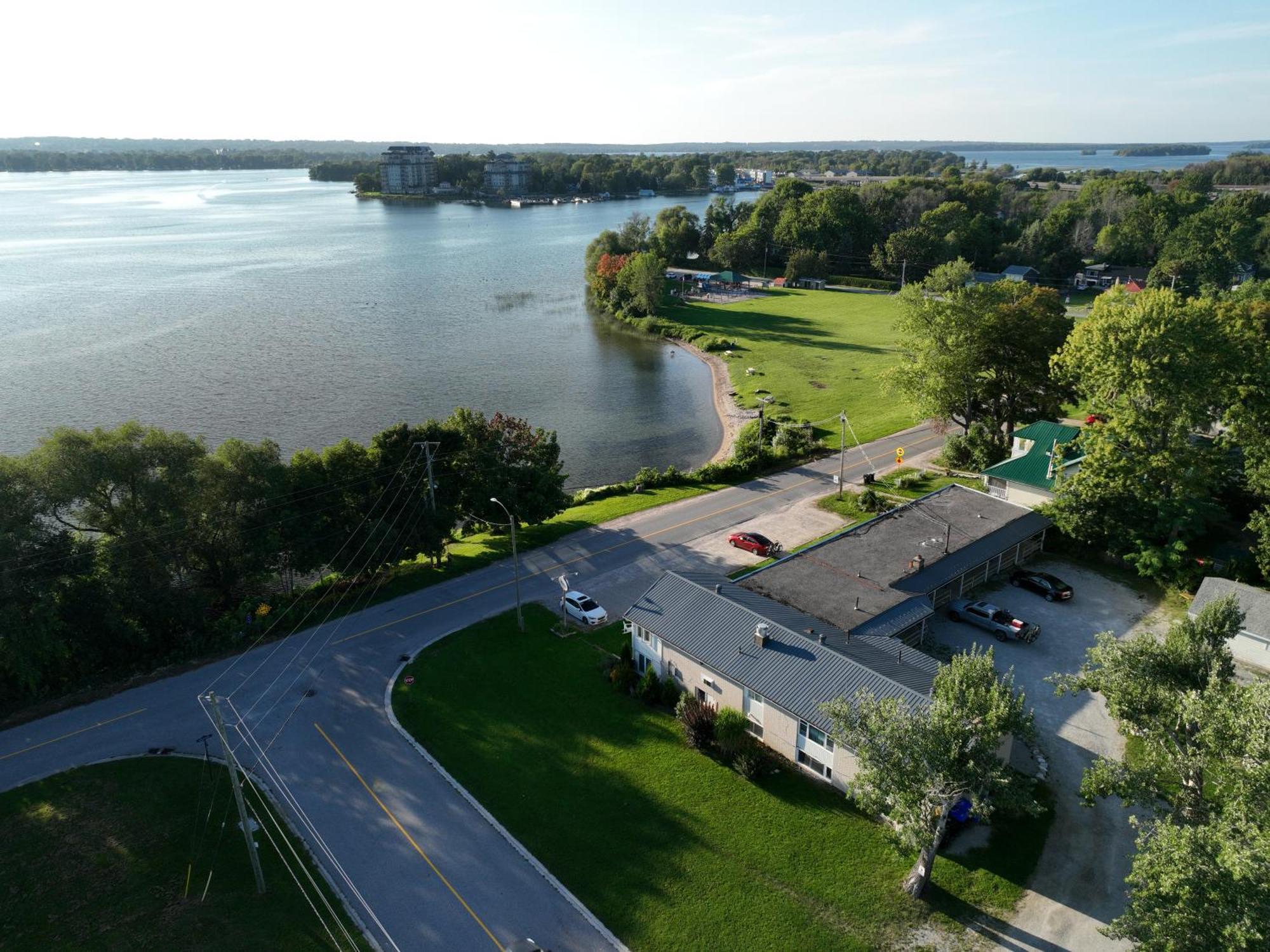 Lakeside Inn Orillia Exterior photo