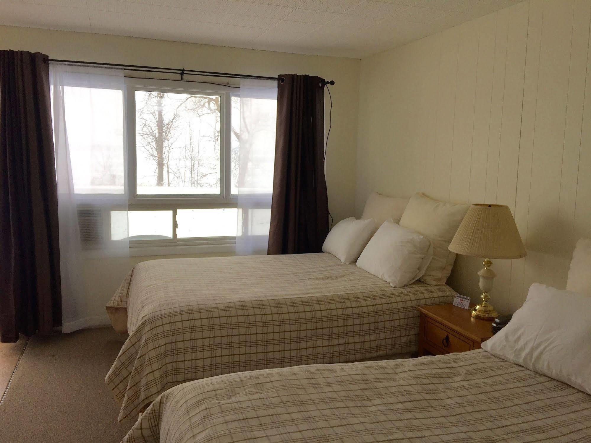 Lakeside Inn Orillia Exterior photo